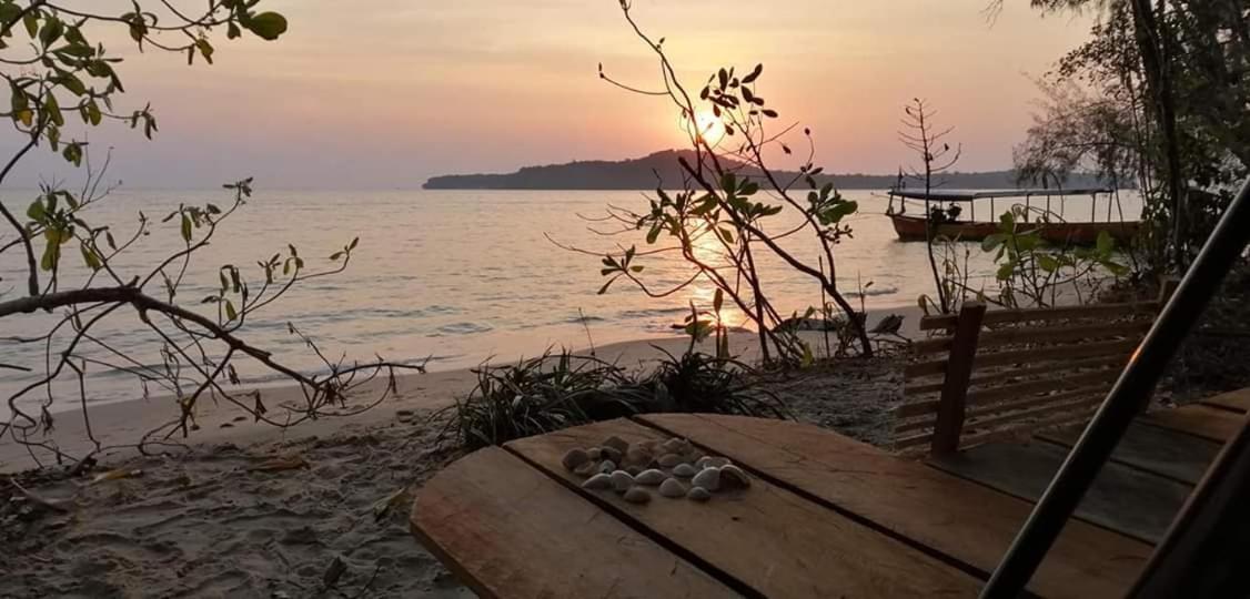 Crusoe Koh Takiev Island Hotel Koh Ta Kiev Exterior photo